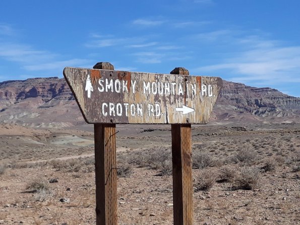 40. SmokeyMtnCrotonRDSign